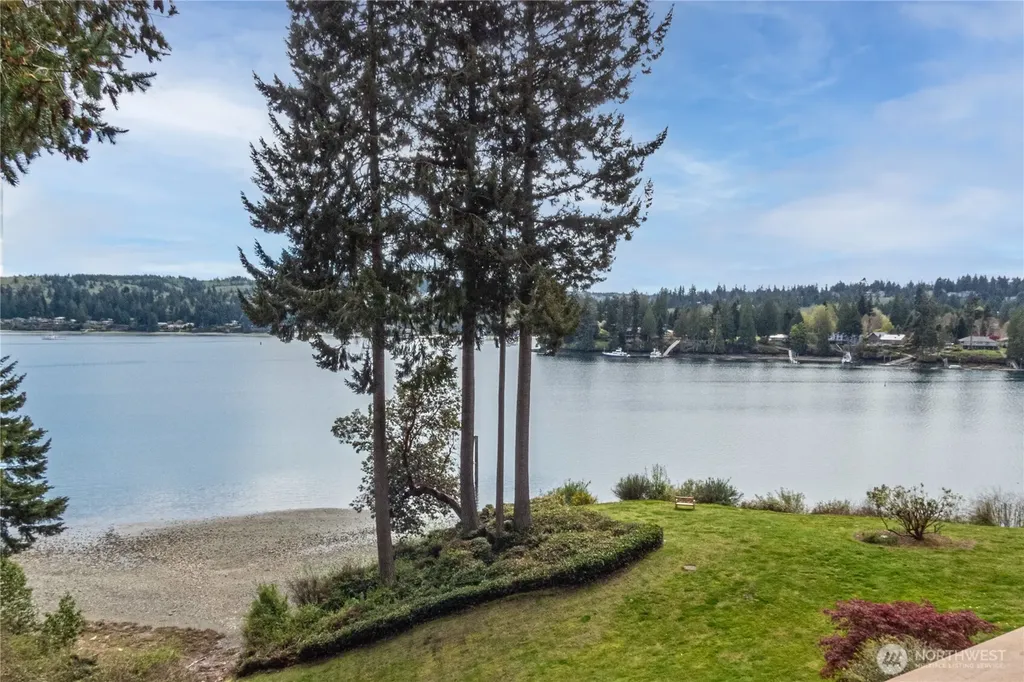 41 North Bay Lane Port Ludlow WA 98365