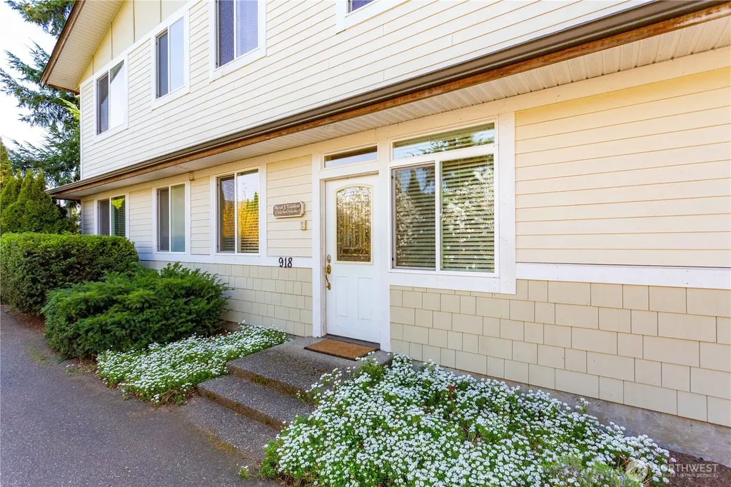 918 Citadel Drive Everson WA 98247