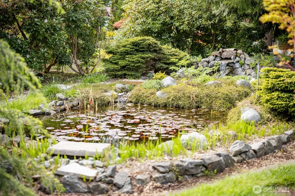 121 Fairway Place Sequim WA 98382
