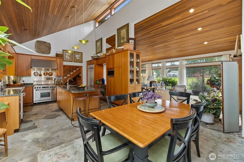 121 Fairway Place Sequim WA 98382