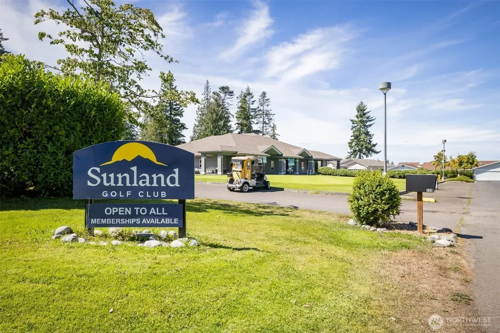 121 Fairway Place Sequim WA 98382