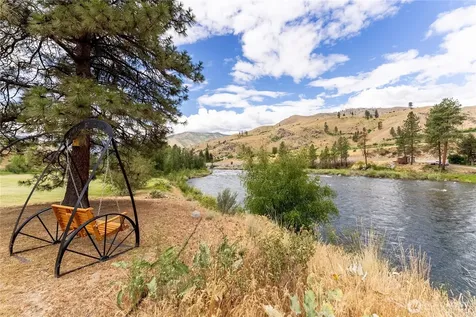 30 Whitewater Drive Pateros WA 98846