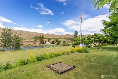 30 Whitewater Drive Pateros WA 98846