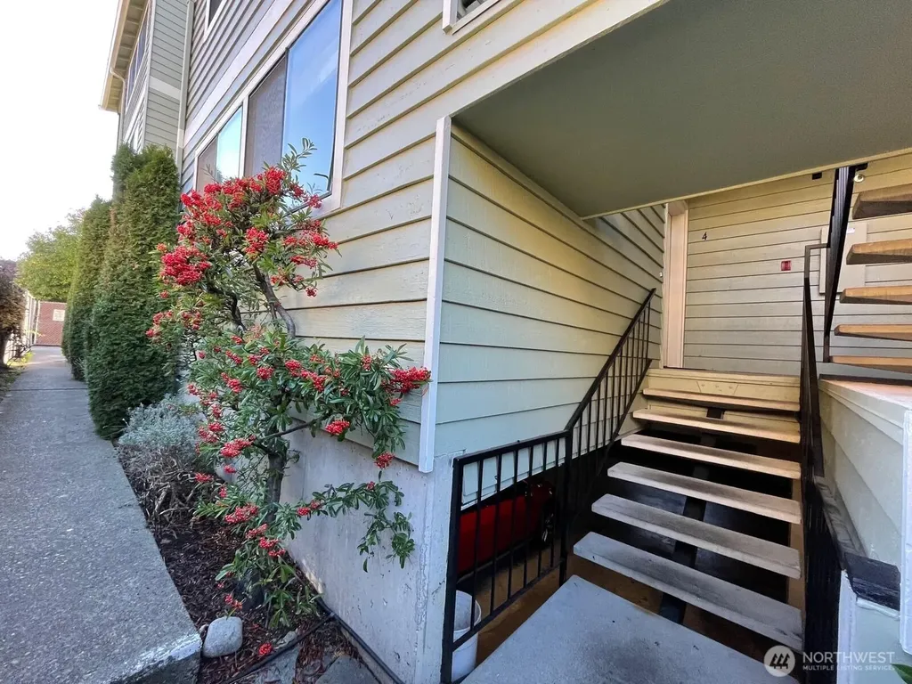 731 N 94th Street Seattle WA 98103