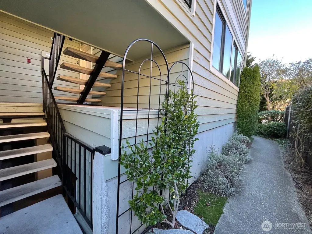731 N 94th Street Seattle WA 98103