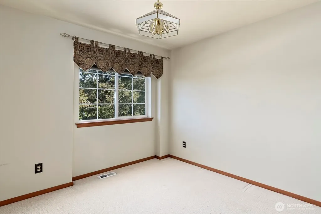 2345 W Beach Road Oak Harbor WA 98277