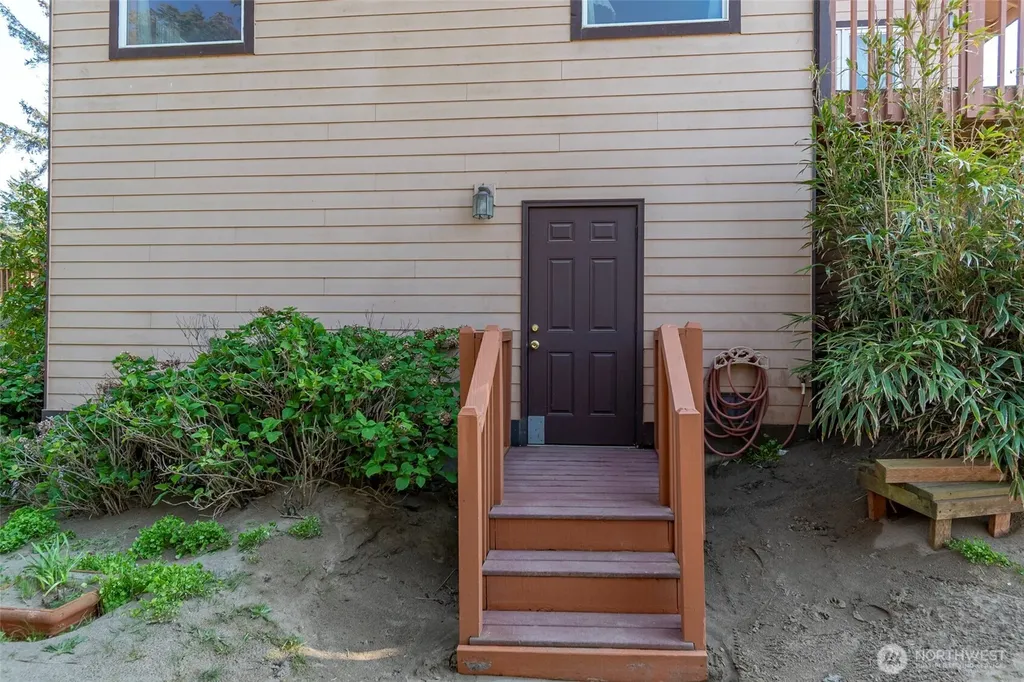 2345 W Beach Road Oak Harbor WA 98277