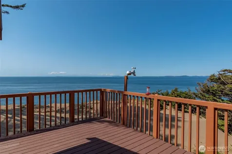 2345 W Beach Road Oak Harbor WA 98277