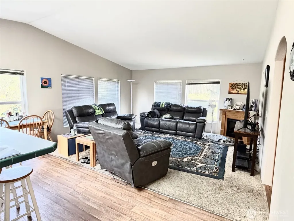 305 Godsey Lane Long Beach WA 98631