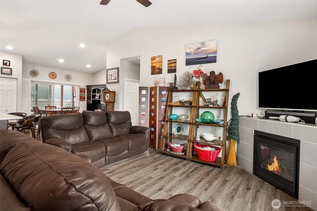 830 Wawona Avenue SW Ocean Shores WA 98569