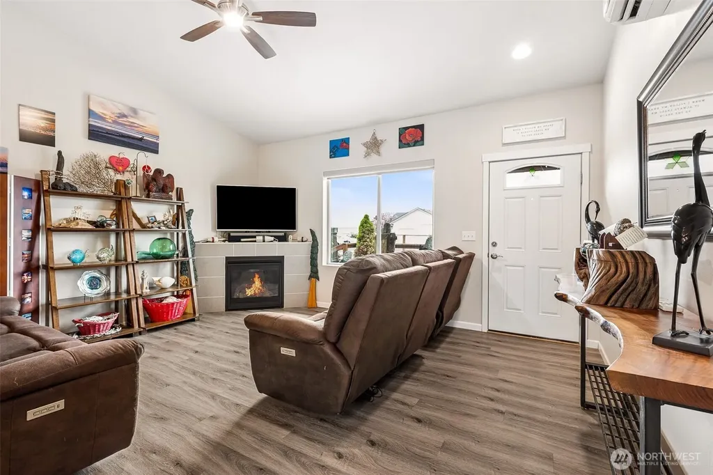 830 Wawona Avenue SW Ocean Shores WA 98569