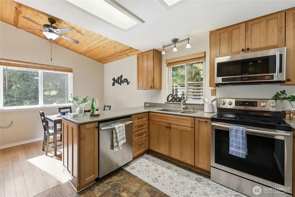 70 Salal Way Sequim WA 98382