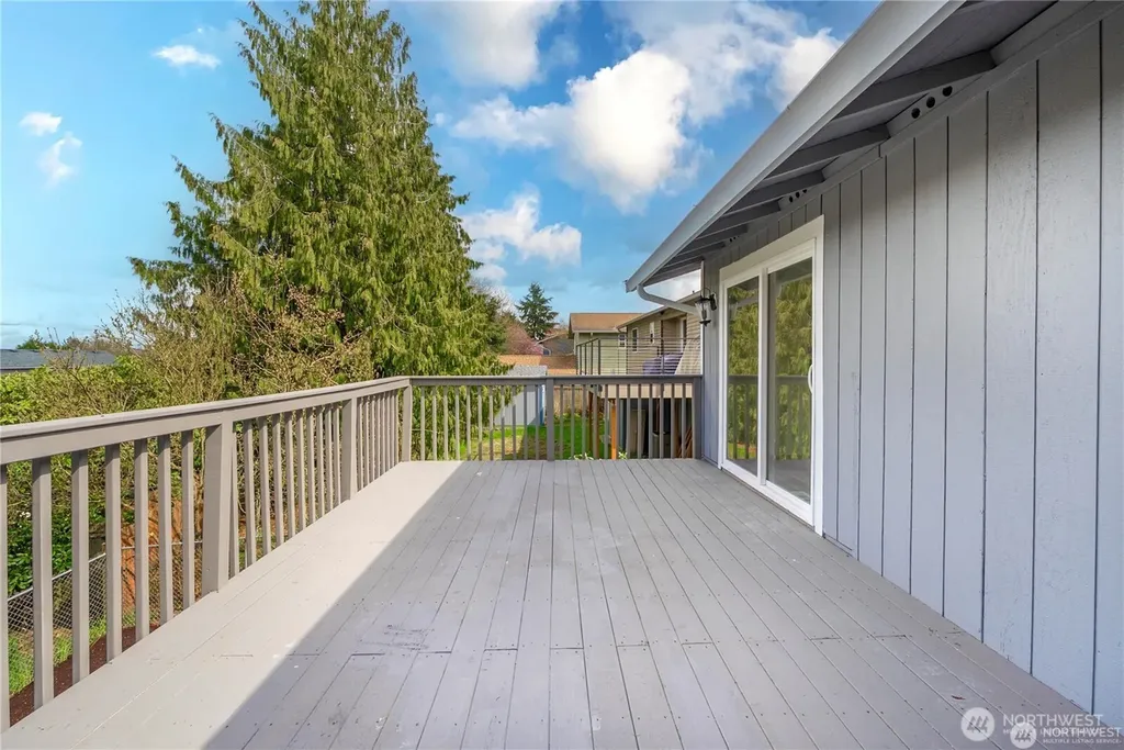 5033 37th Street NE Tacoma WA 98422