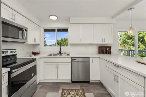 5033 37th Street NE Tacoma WA 98422