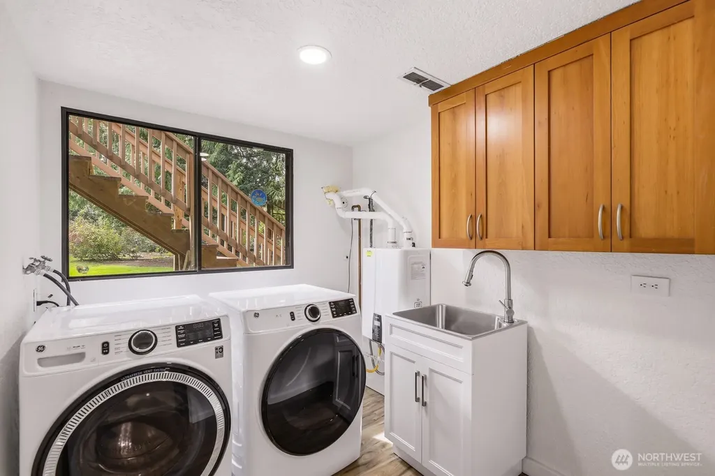 13717 46th Avenue W Edmonds WA 98026