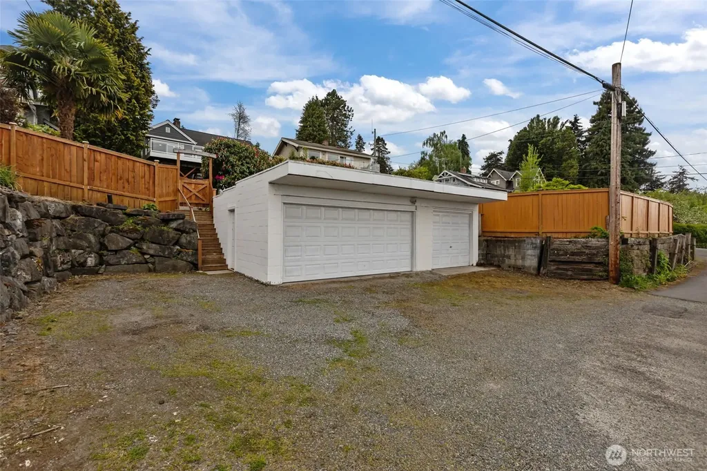 8450 E Side Drive NE Tacoma WA 98422