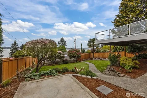 8450 E Side Drive NE Tacoma WA 98422