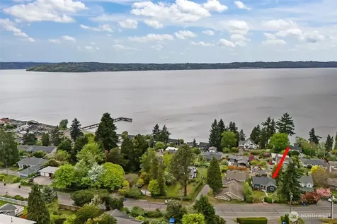 8450 E Side Drive NE Tacoma WA 98422