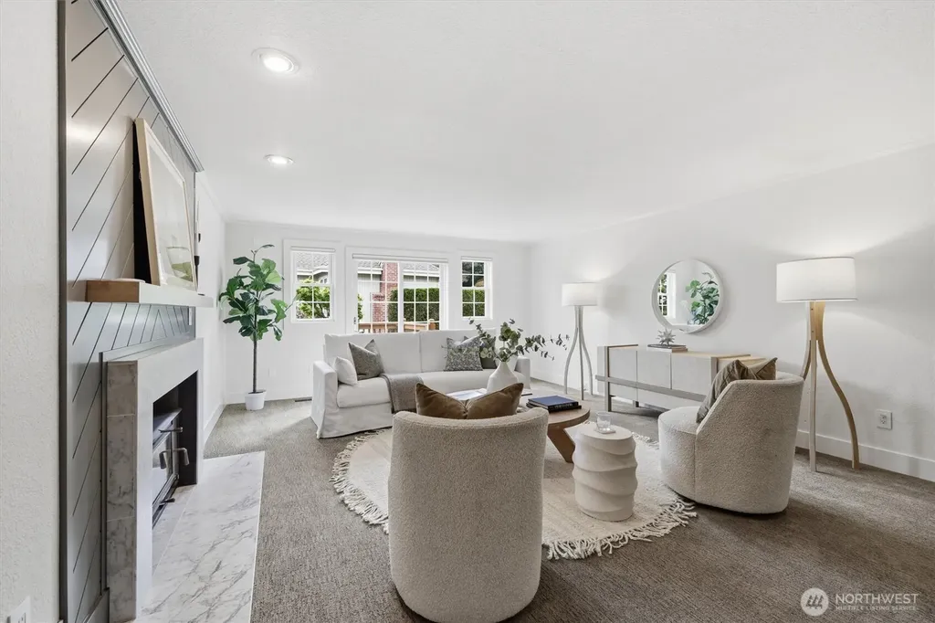18124 Riviera Place SW Normandy Park WA 98166
