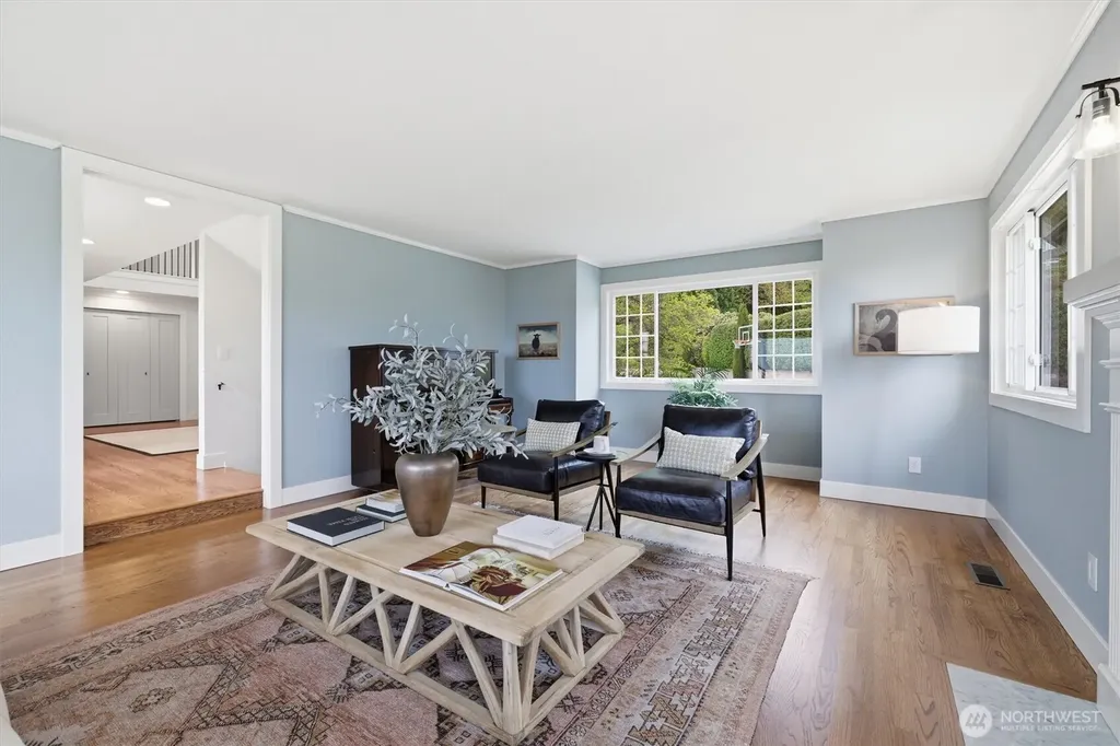 18124 Riviera Place SW Normandy Park WA 98166