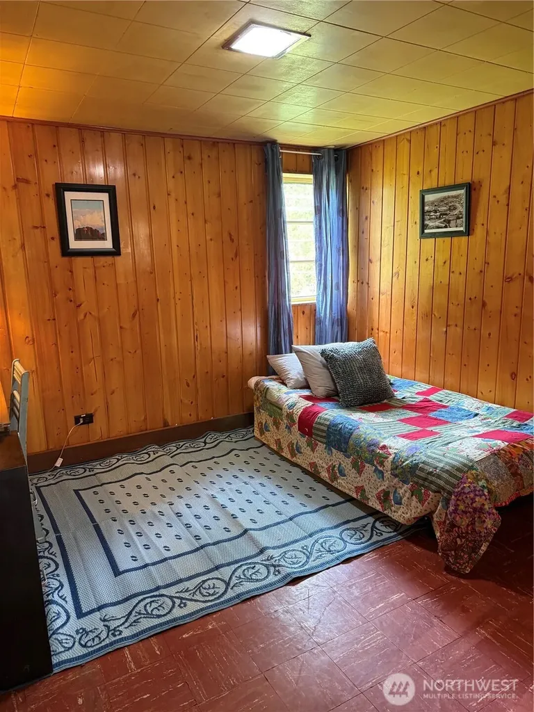 959 Barnhart Street Raymond WA 98577