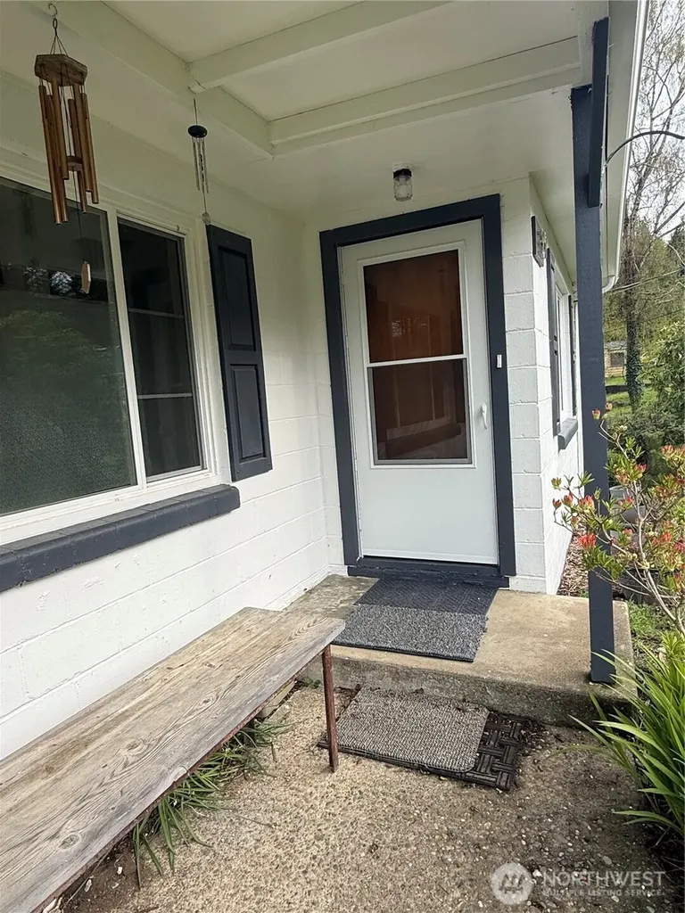 959 Barnhart Street Raymond WA 98577