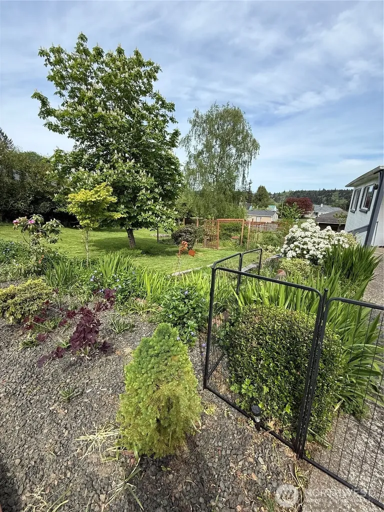 959 Barnhart Street Raymond WA 98577