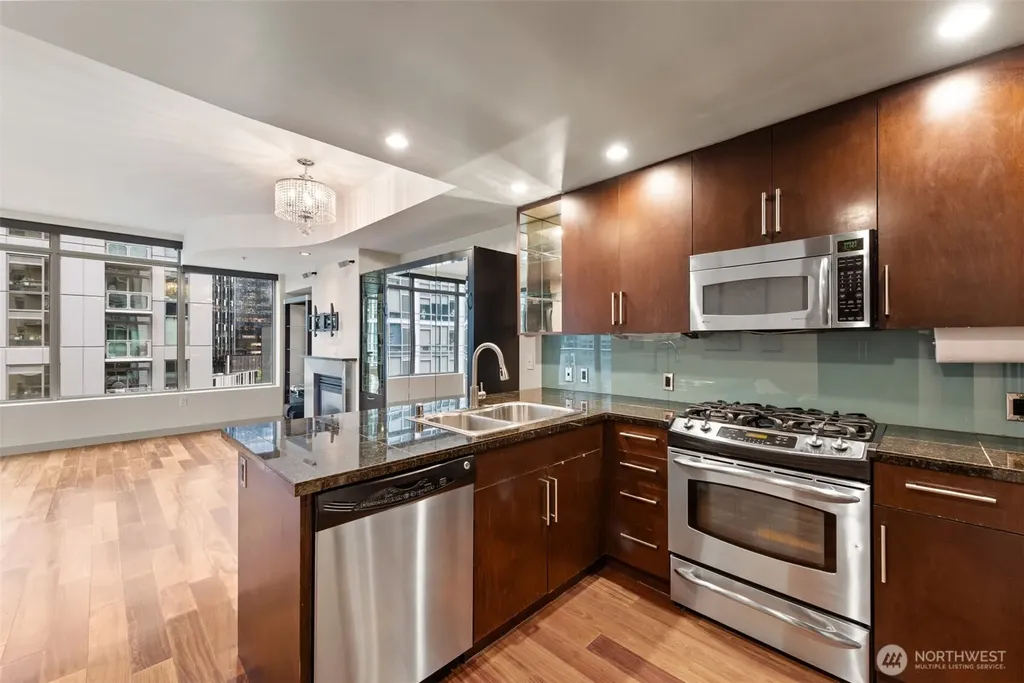 900 Lenora Street Seattle WA 98121