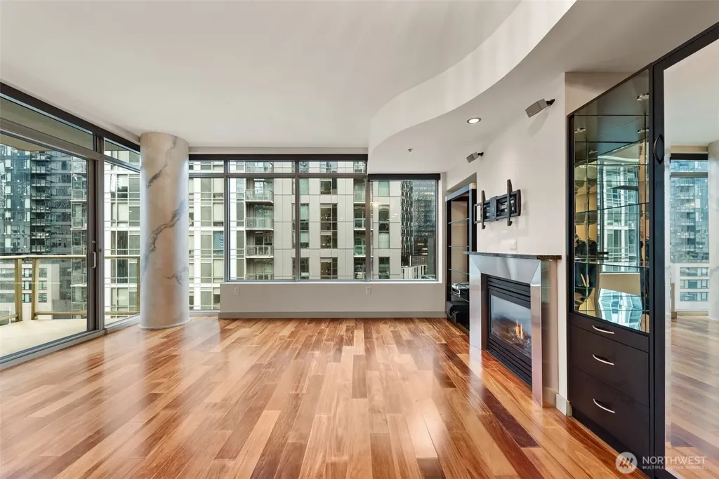 900 Lenora Street Seattle WA 98121
