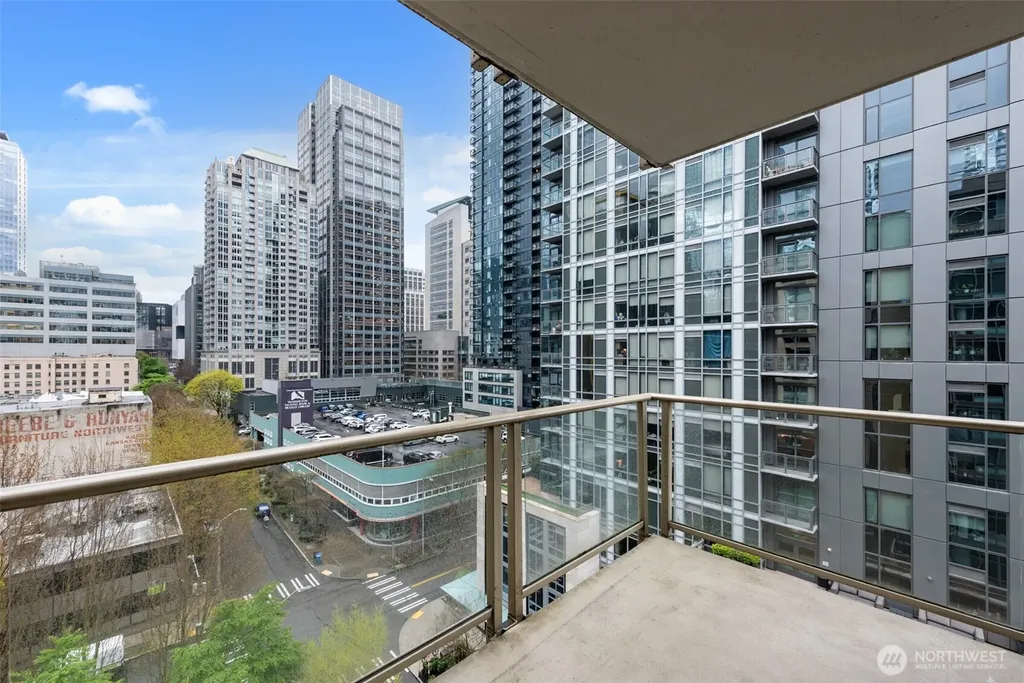 900 Lenora Street Seattle WA 98121