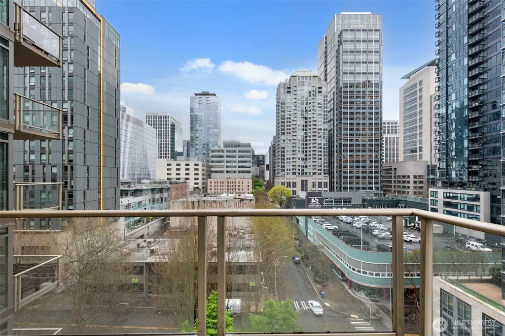 900 Lenora Street Seattle WA 98121