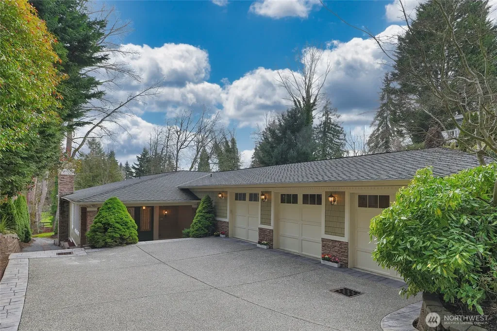 7661 NE 14th Street Medina WA 98039