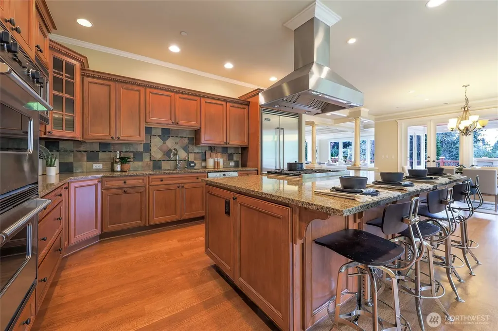 7661 NE 14th Street Medina WA 98039