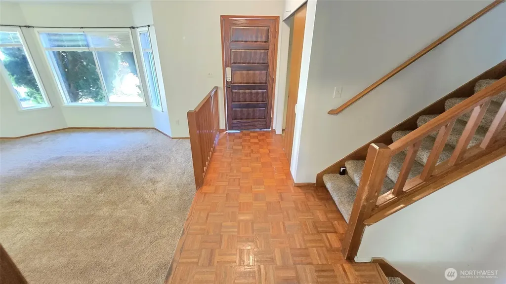 73 NW Roeder Drive Oak Harbor WA 98277