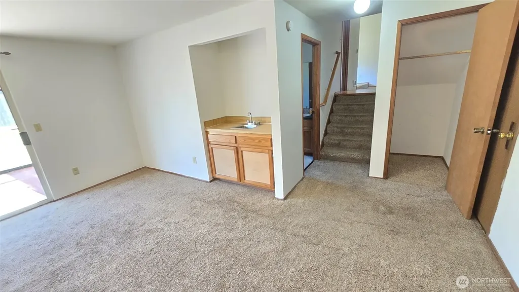 73 NW Roeder Drive Oak Harbor WA 98277