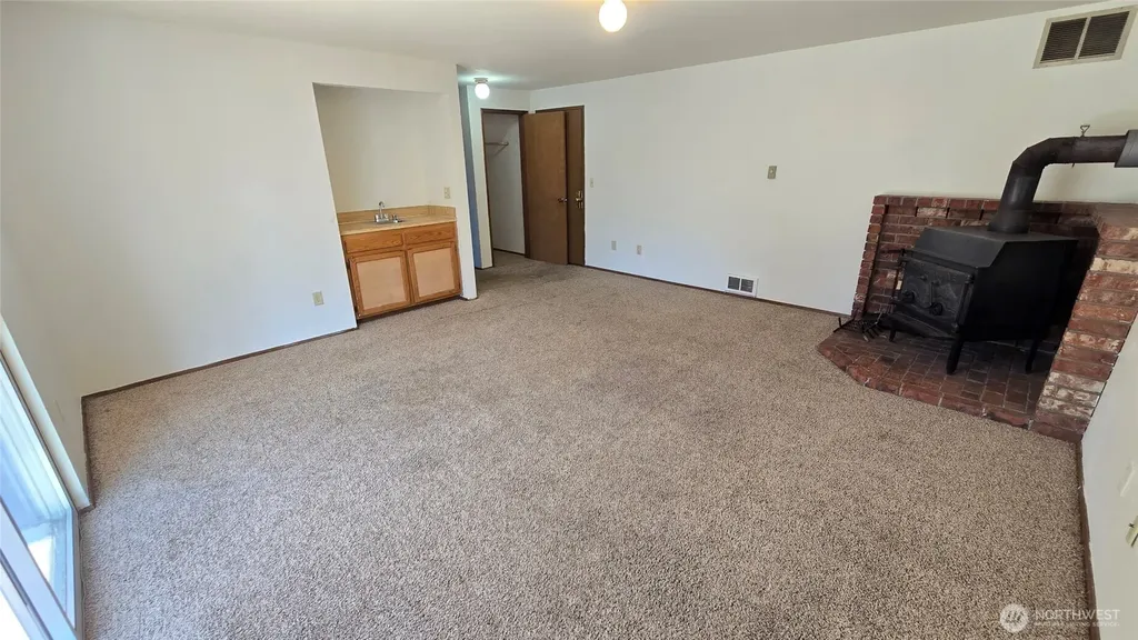 73 NW Roeder Drive Oak Harbor WA 98277