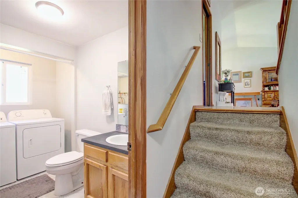 73 NW Roeder Drive Oak Harbor WA 98277