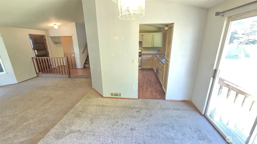 73 NW Roeder Drive Oak Harbor WA 98277