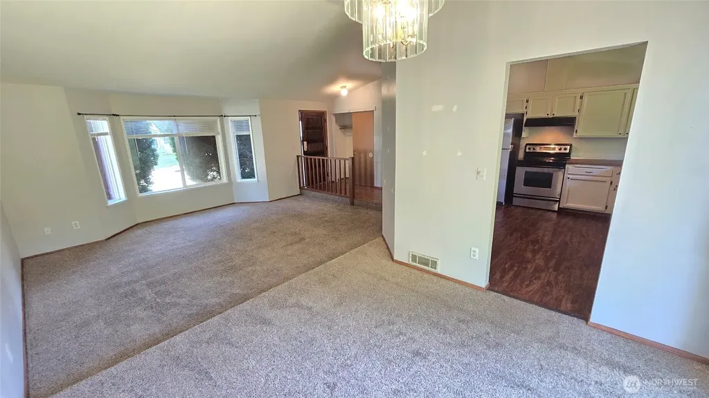 73 NW Roeder Drive Oak Harbor WA 98277