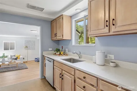 18024 Corliss Avenue N Shoreline WA 98133