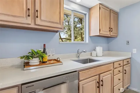 18024 Corliss Avenue N Shoreline WA 98133