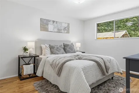 18024 Corliss Avenue N Shoreline WA 98133