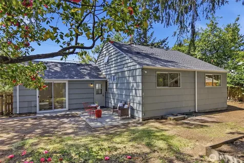 18024 Corliss Avenue N Shoreline WA 98133
