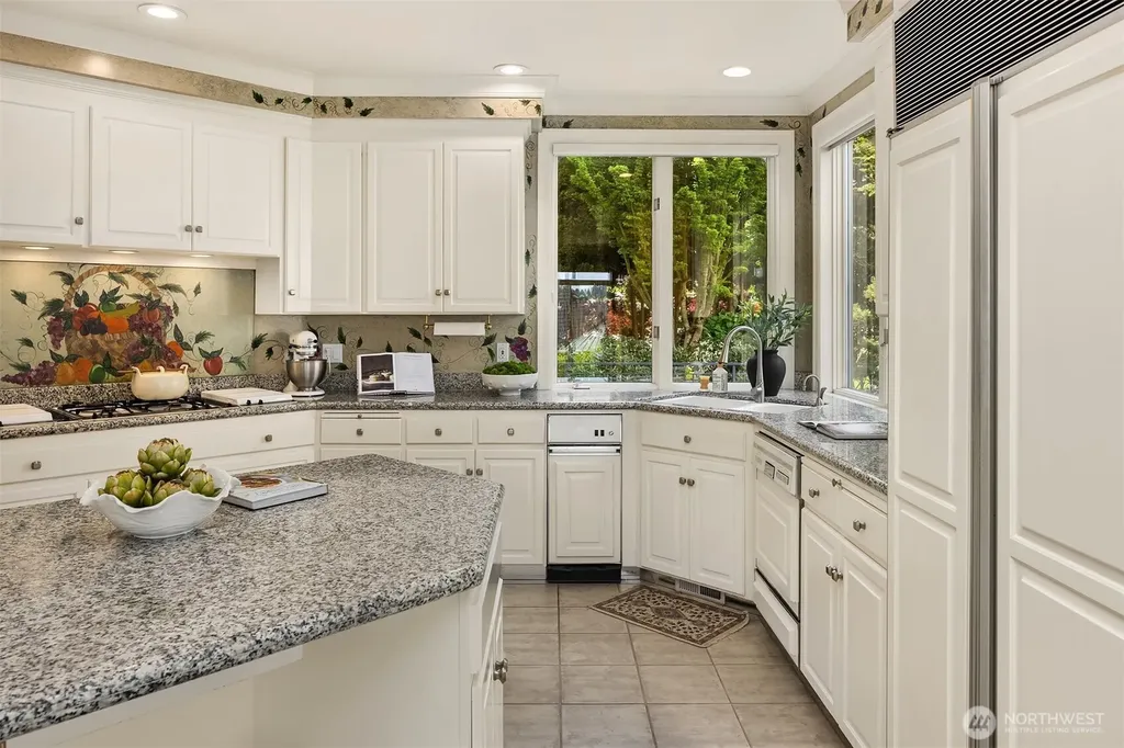 8496 NE Woodland Cove Drive Kirkland WA 98034