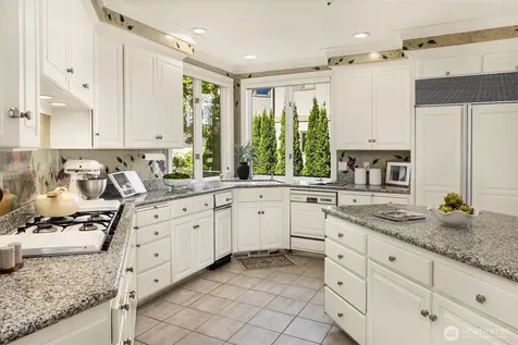 8496 NE Woodland Cove Drive Kirkland WA 98034