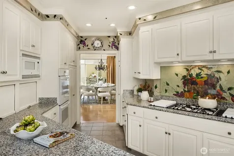 8496 NE Woodland Cove Drive Kirkland WA 98034