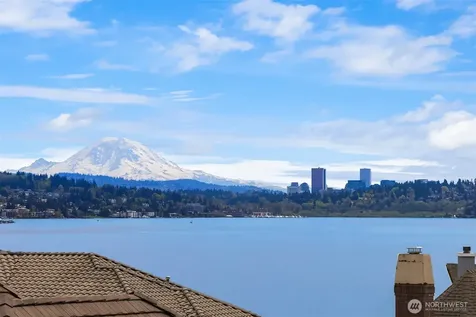 8496 NE Woodland Cove Drive Kirkland WA 98034