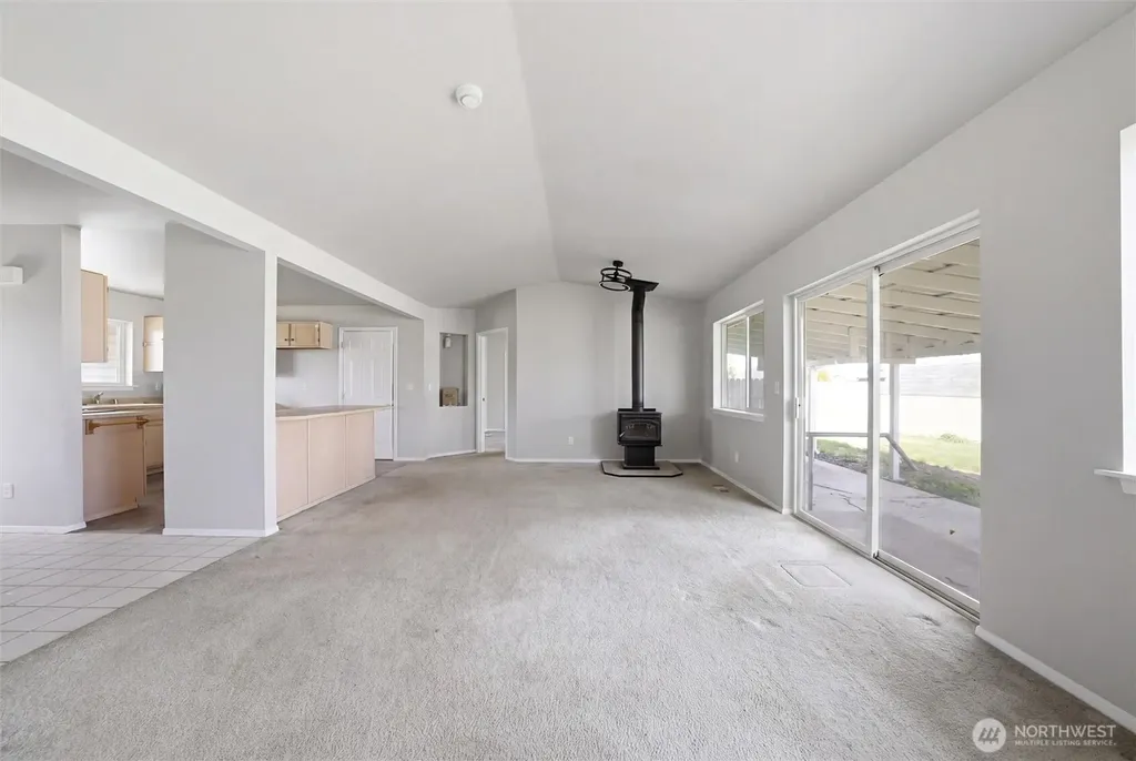 725 NW Sunburst Court Moses Lake WA 98837