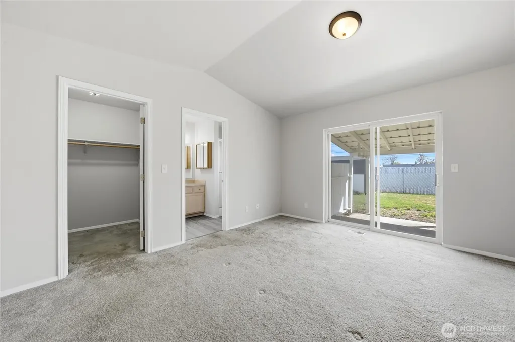 725 NW Sunburst Court Moses Lake WA 98837