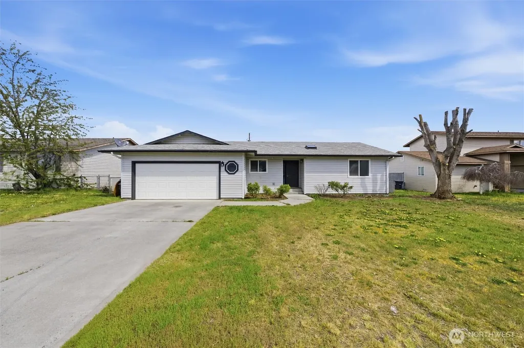 725 NW Sunburst Court Moses Lake WA 98837
